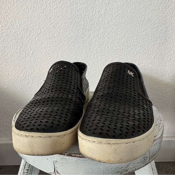 Michael Kors Olivia Perforated Leather Slip-On Minimalist 8.5 Casual Chic - Picture 6 of 12